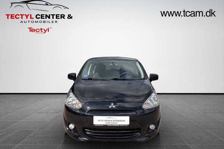 Sort Mitsubishi Space Star fra 2015