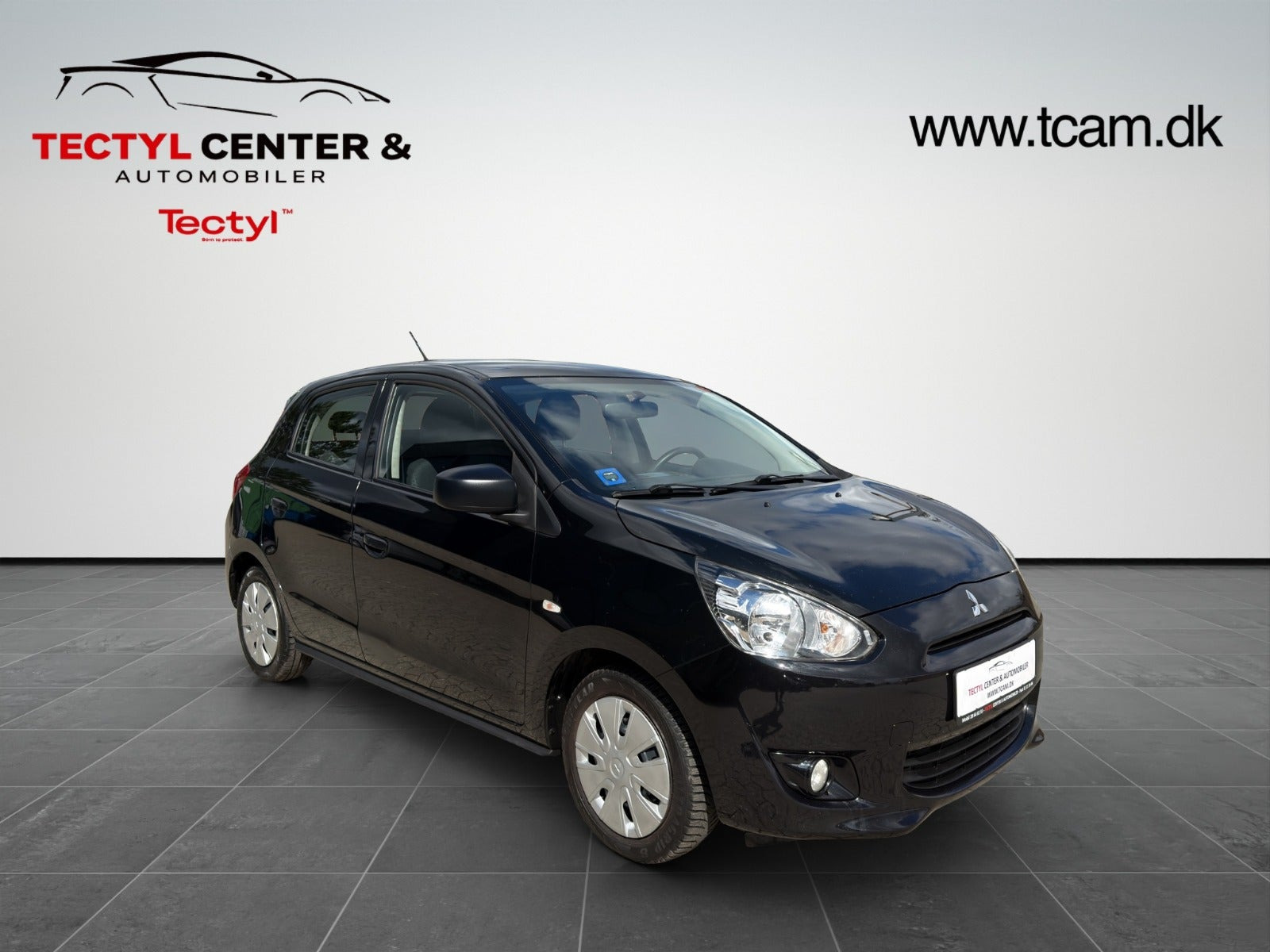 Sort Mitsubishi Space Star fra 2015