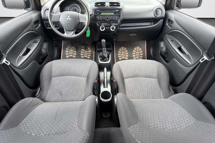 Sort Mitsubishi Space Star fra 2015