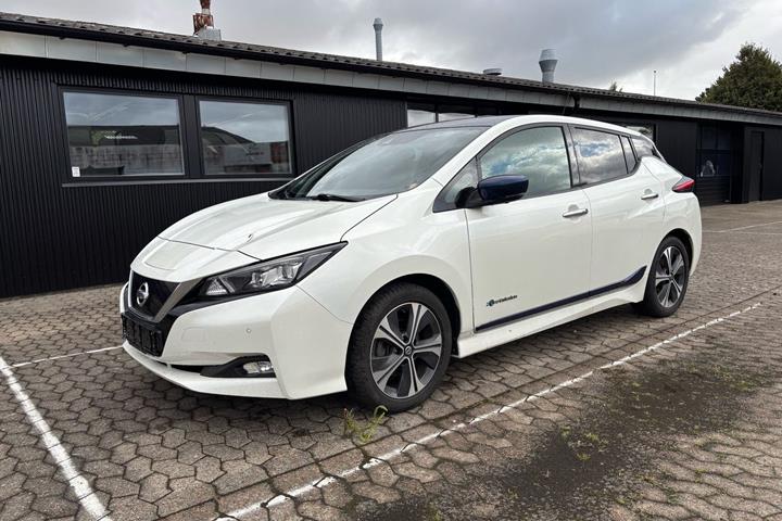 Hvid Nissan Leaf fra 2018