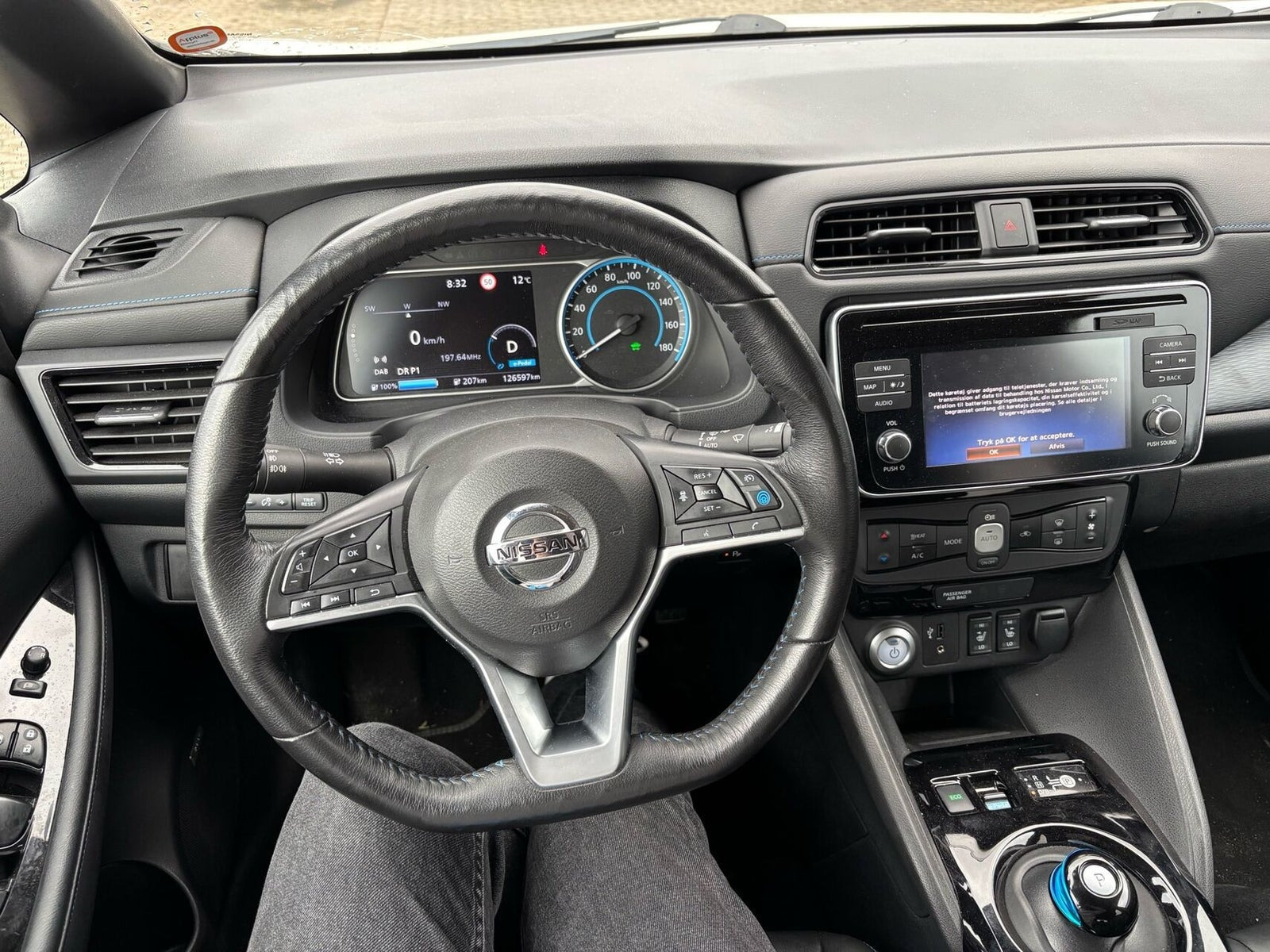 Hvid Nissan Leaf fra 2018