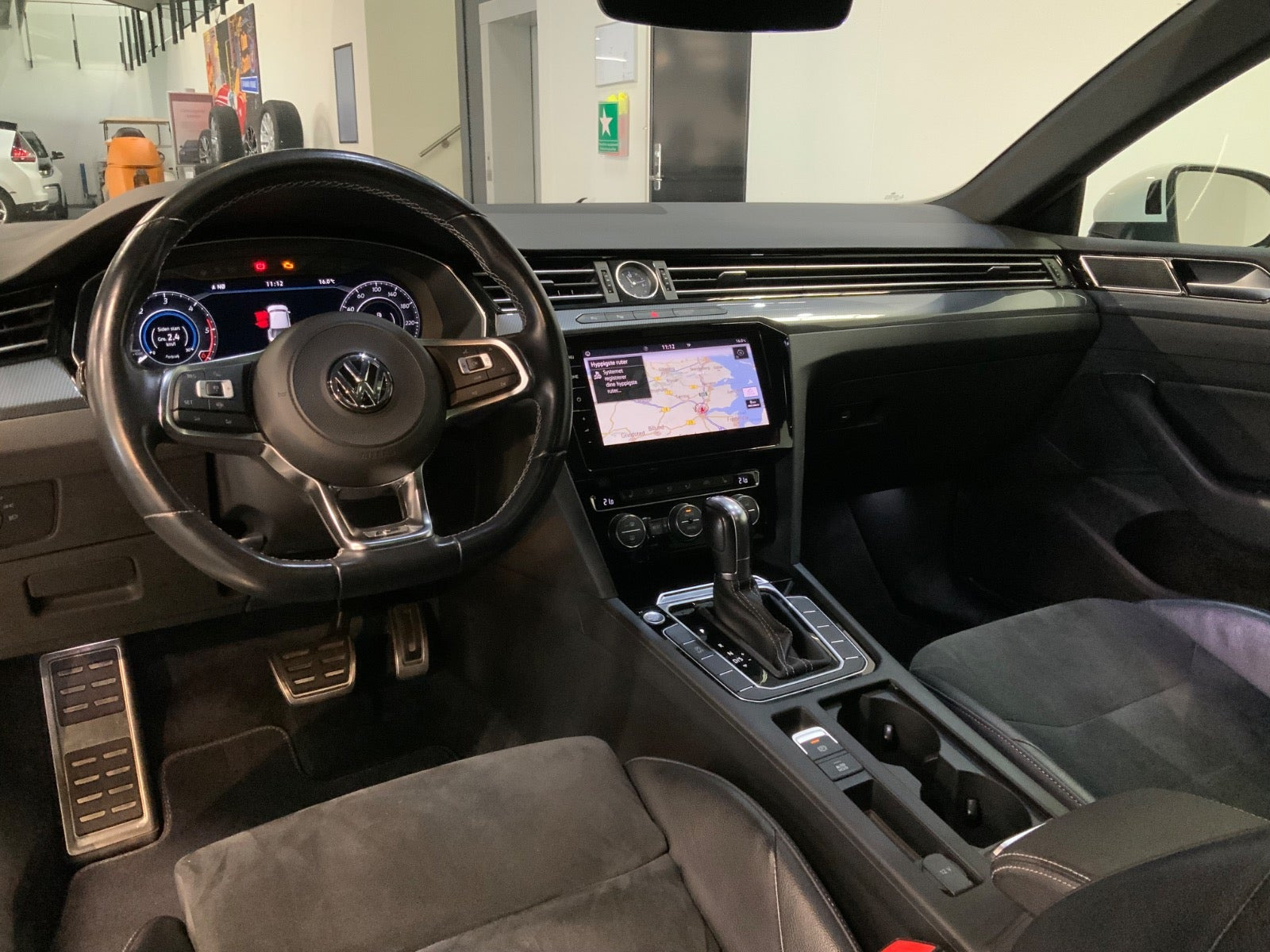 Hvid VW Arteon fra 2019