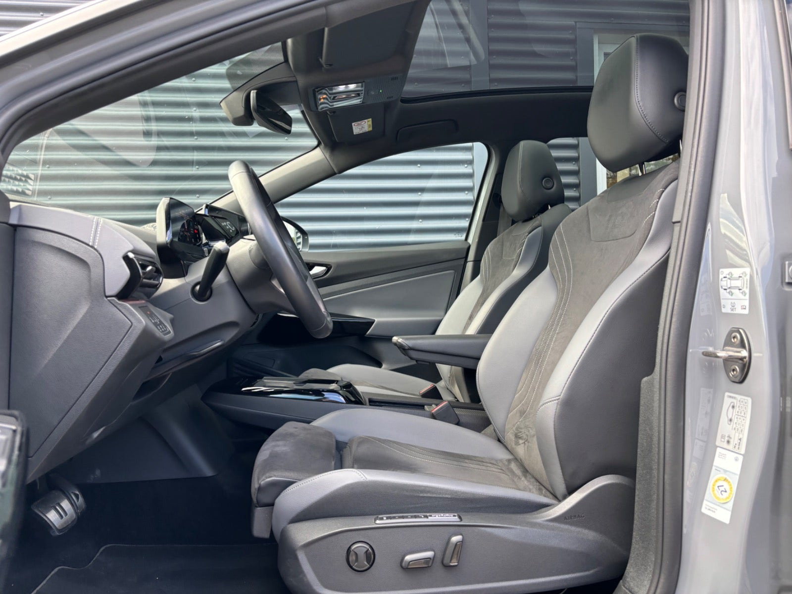 Grå VW ID.4 fra 2023