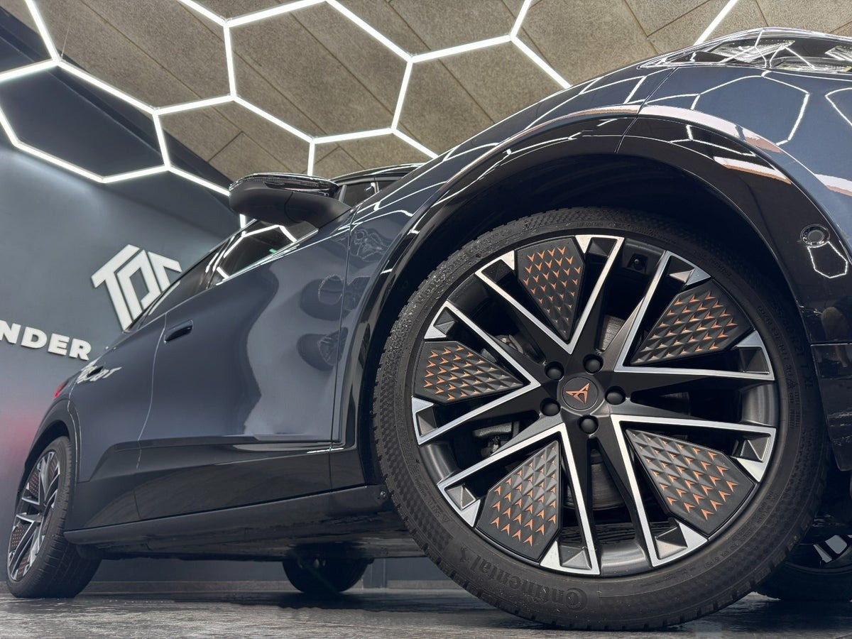 Blå Cupra Tavascan fra 2026