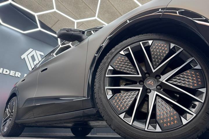 Bronze Cupra Tavascan fra 2025