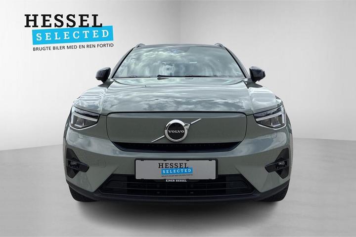 Grøn Volvo XC40 fra 2023