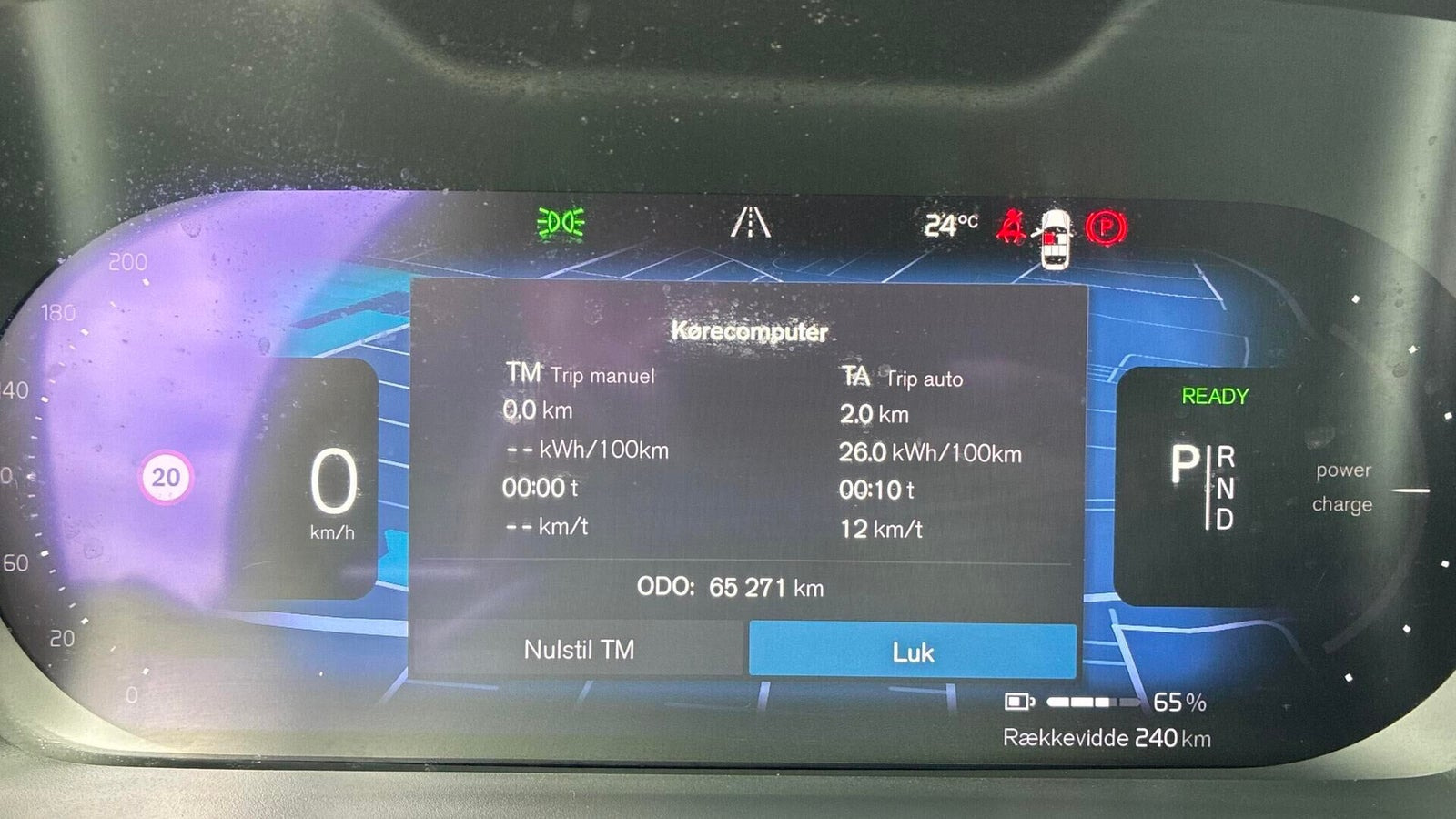 Grøn Volvo XC40 fra 2023
