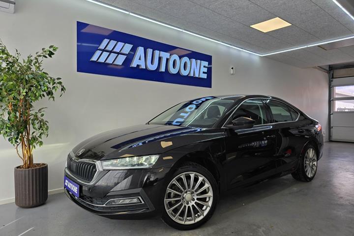 Sort Skoda Octavia fra 2021