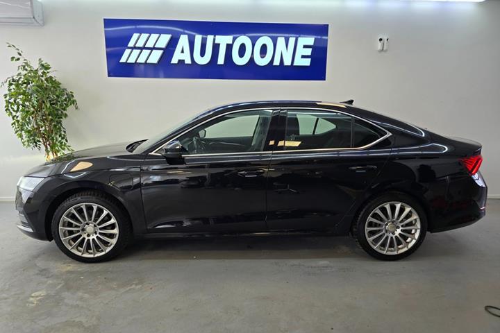 Sort Skoda Octavia fra 2021