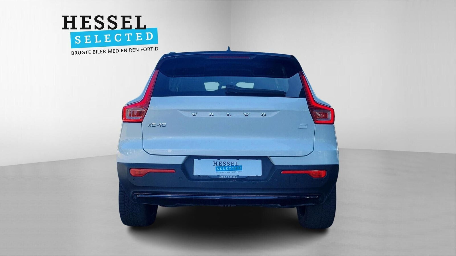 Hvid Volvo XC40 fra 2023