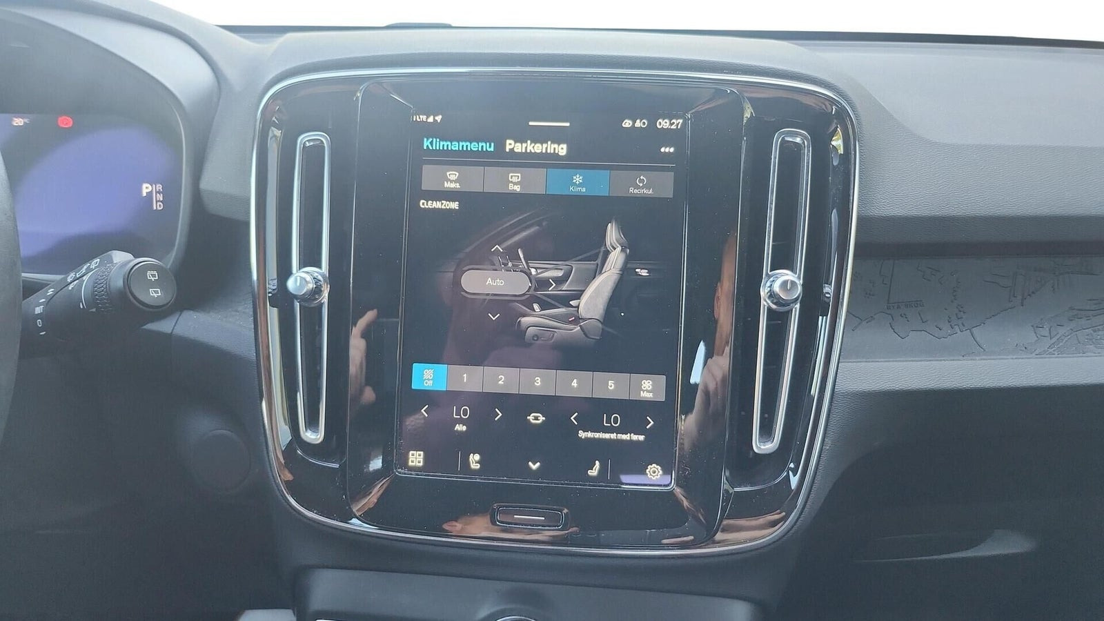Hvid Volvo XC40 fra 2023