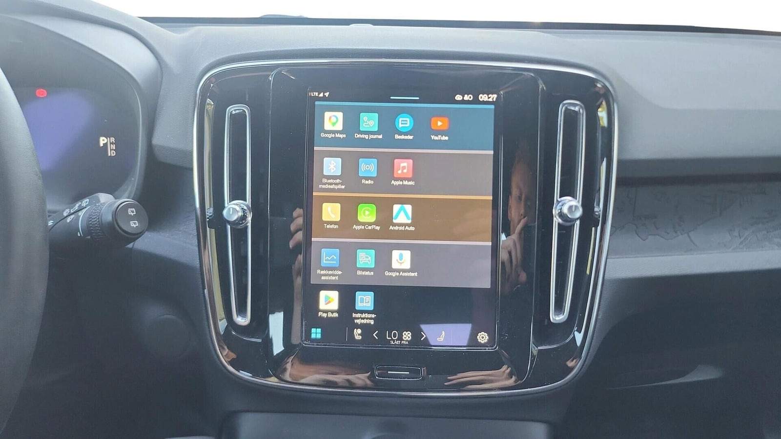 Hvid Volvo XC40 fra 2023