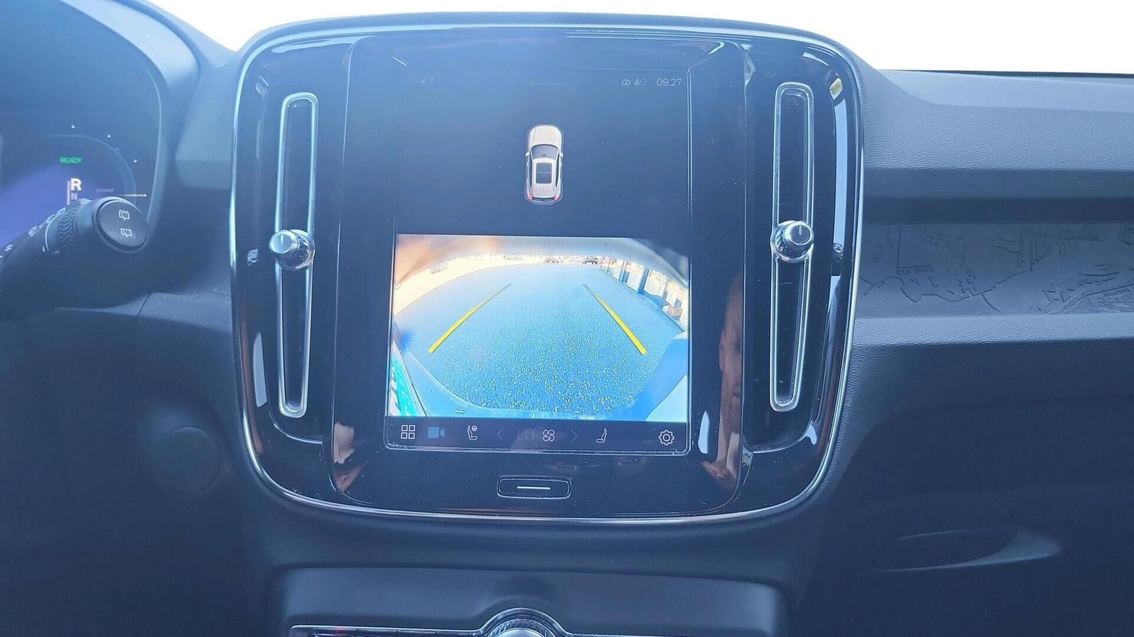 Hvid Volvo XC40 fra 2023