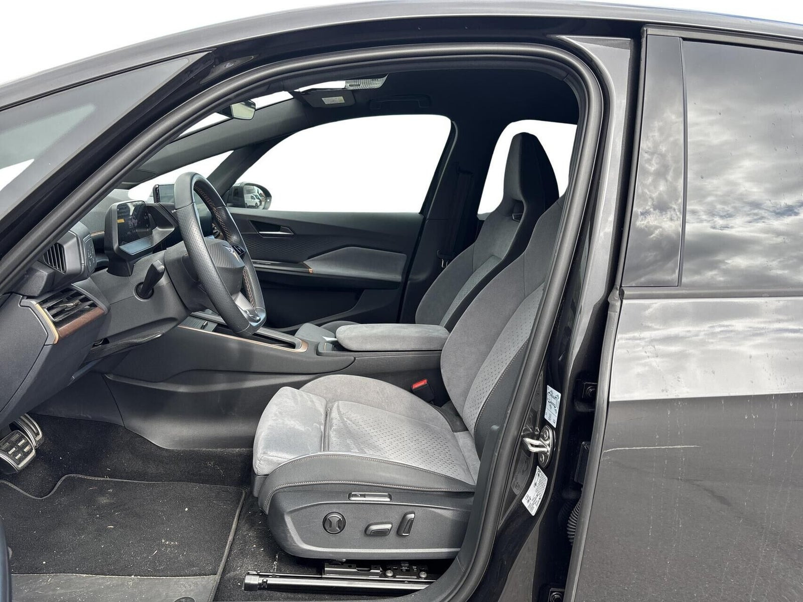 Brun Cupra Born fra 2024