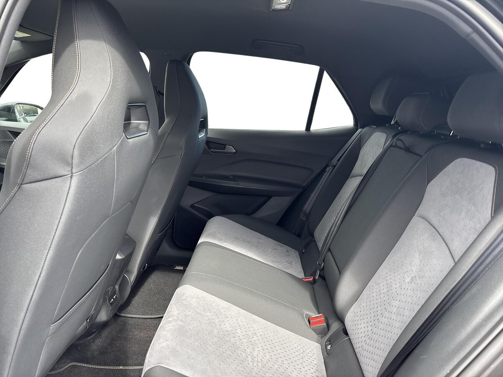 Brun Cupra Born fra 2024
