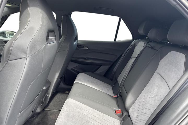Brun Cupra Born fra 2024
