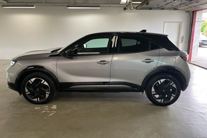 Sølv Opel Mokka-e fra 2025