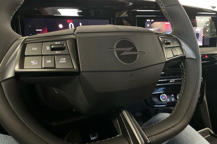 Sort Opel Mokka-e fra 2025