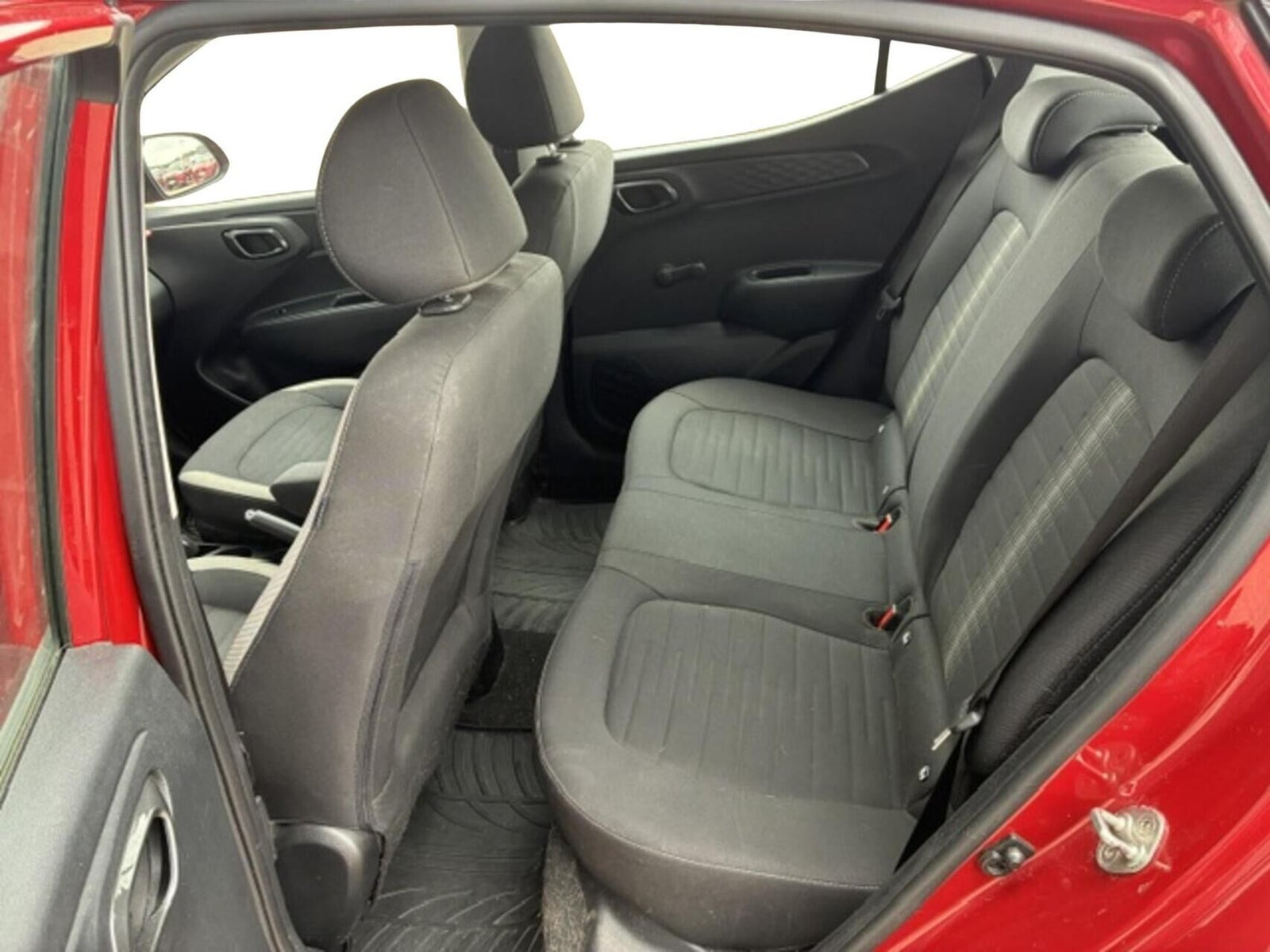 Rød Hyundai i10 fra 2020