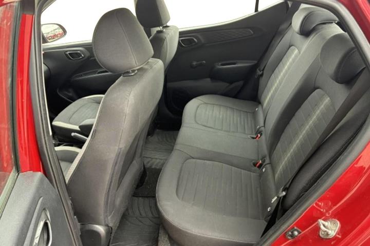 Rød Hyundai i10 fra 2020