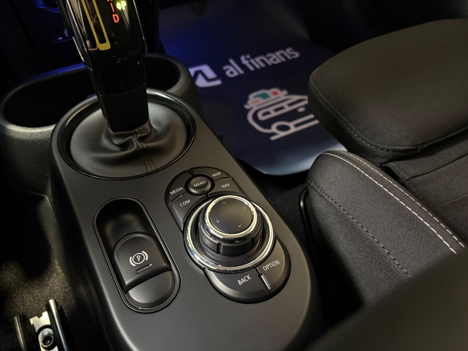 Grå Mini Cooper SE fra 2022