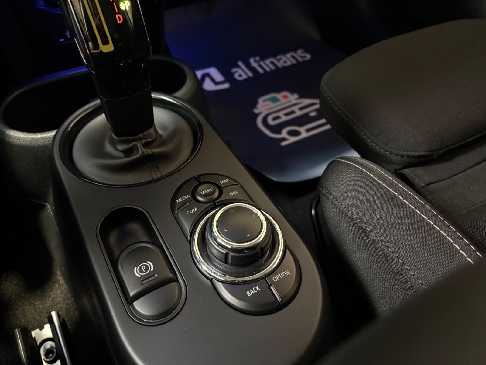 Grå Mini Cooper SE fra 2022