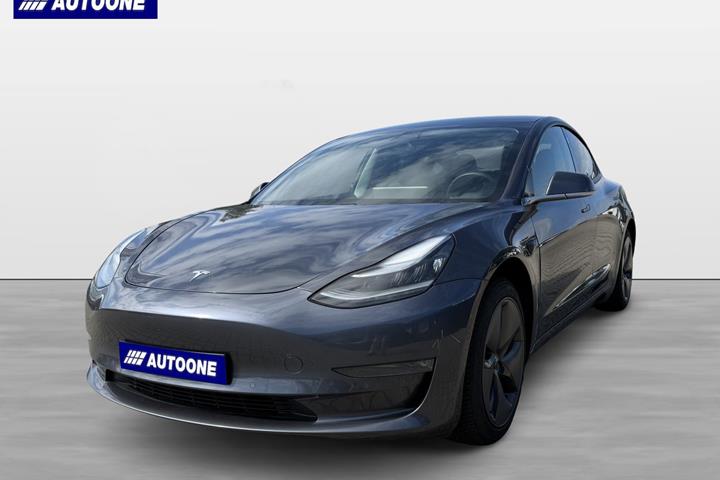 Grå Tesla Model 3 fra 2019
