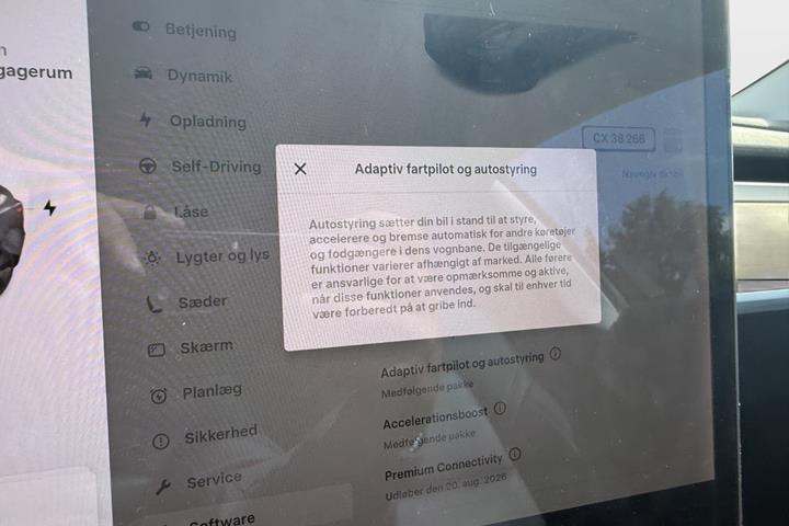 Grå Tesla Model 3 fra 2019