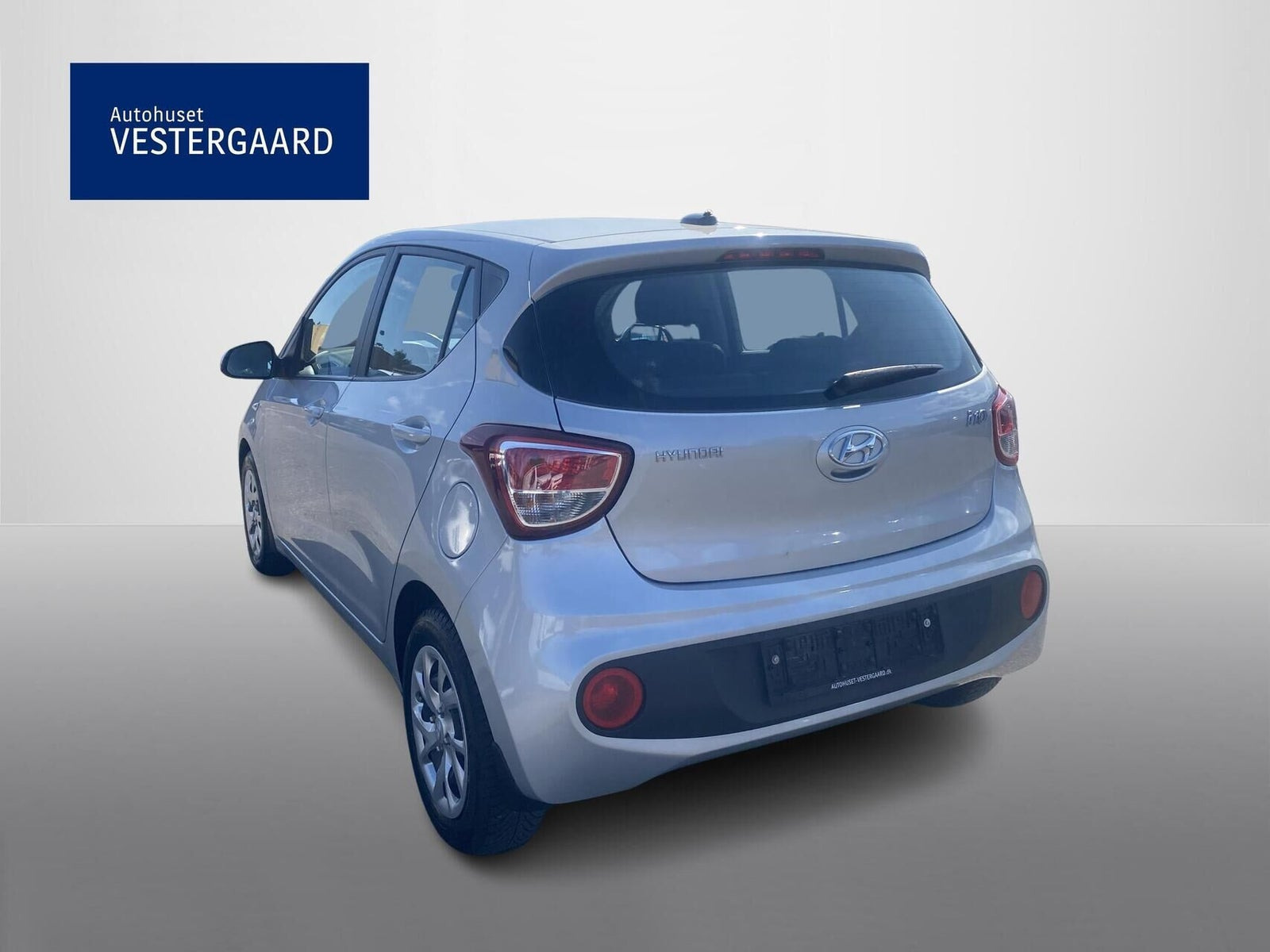 Grå Hyundai i10 fra 2020