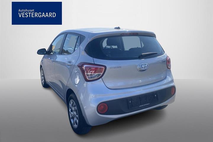 Grå Hyundai i10 fra 2020