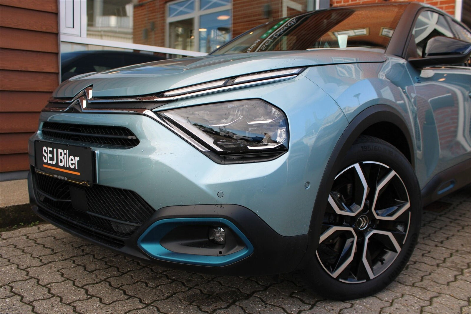 Blå Citroën ë-C4 fra 2022
