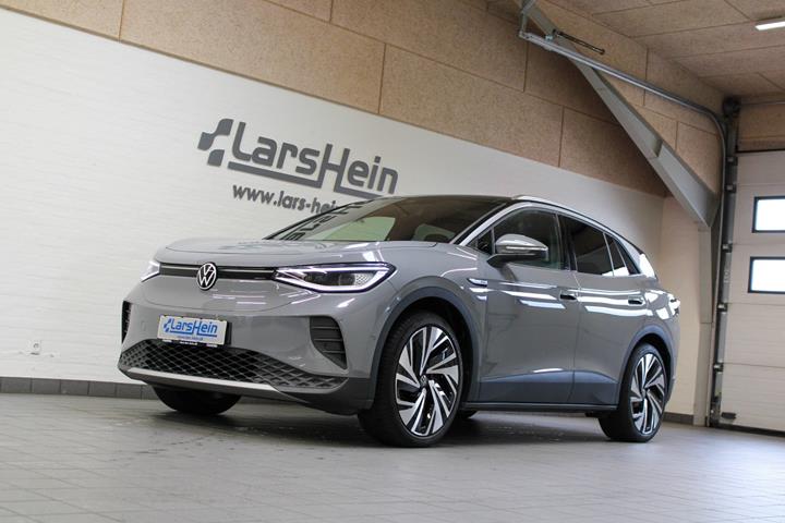 Grå VW ID.4 fra 2023 set udefra