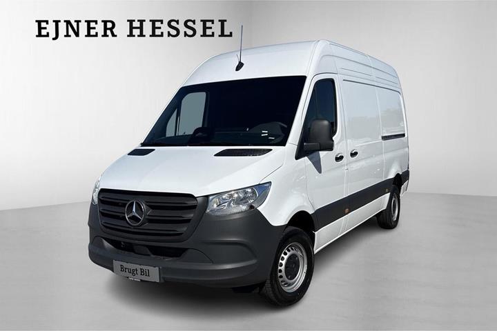 Hvid Mercedes Sprinter 317 fra 2025