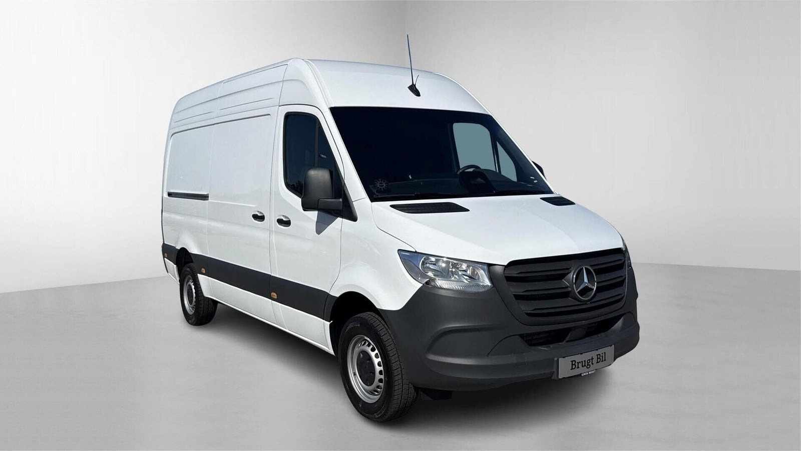 Hvid Mercedes Sprinter 317 fra 2025