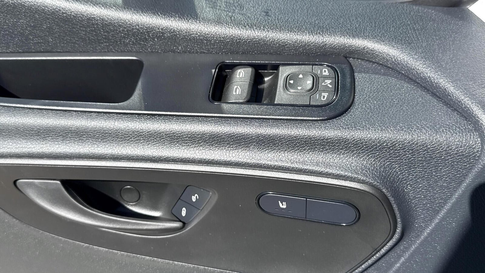 Hvid Mercedes Sprinter 317 fra 2025