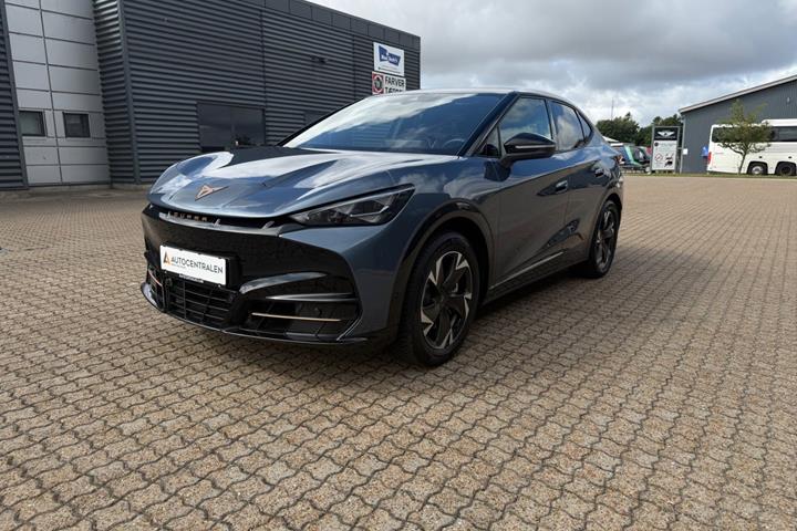 Blå Cupra Tavascan fra 2025