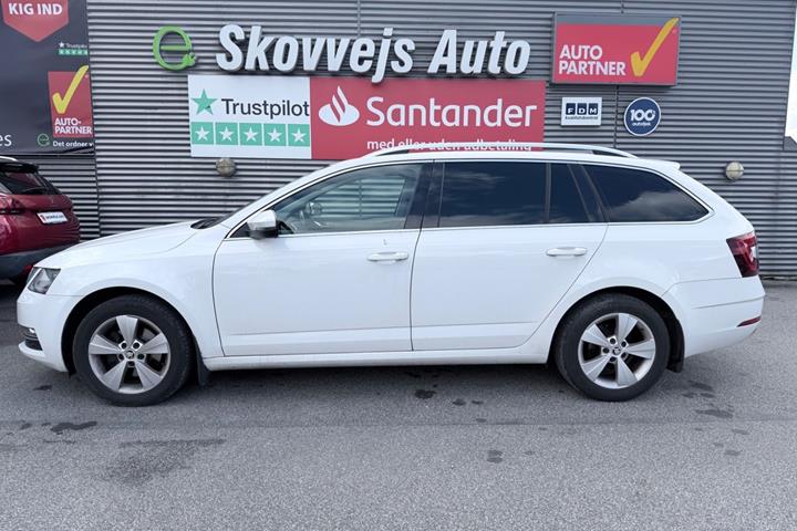 Hvid Skoda Octavia fra 2018