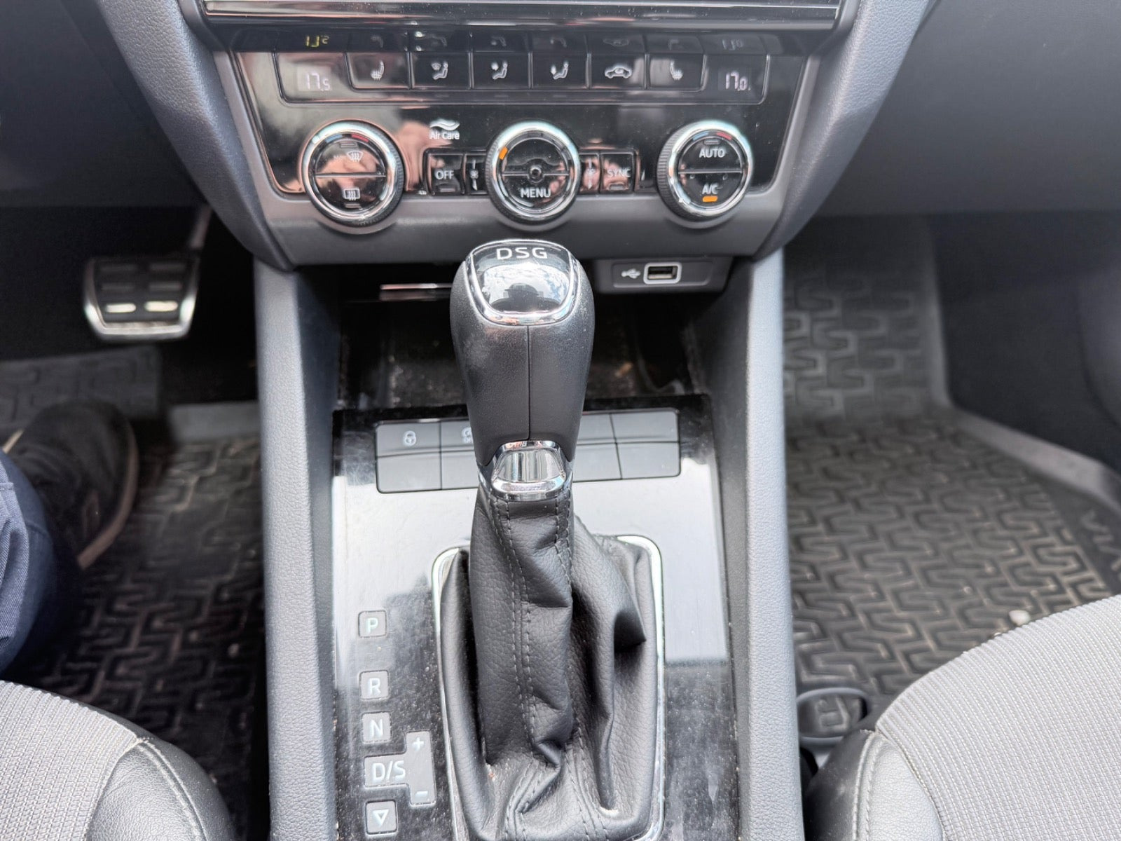 Hvid Skoda Octavia fra 2018