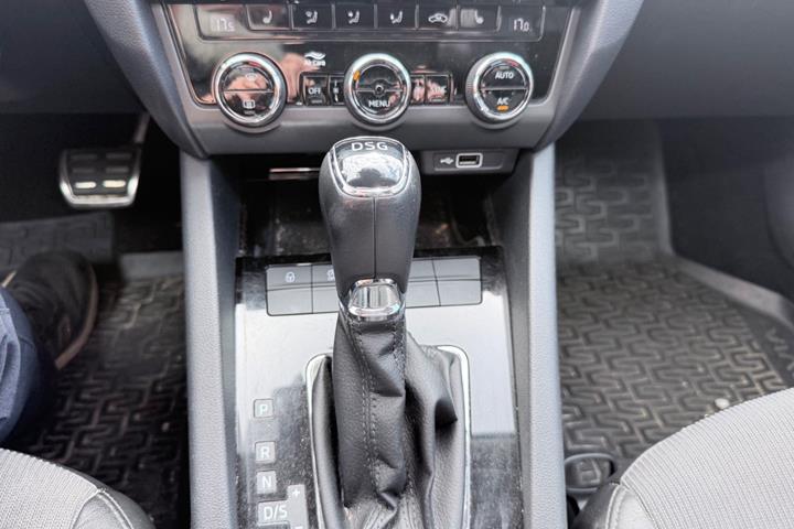 Hvid Skoda Octavia fra 2018