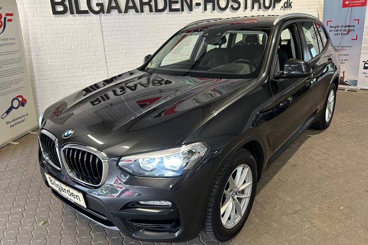 Grå BMW X3 fra 2018