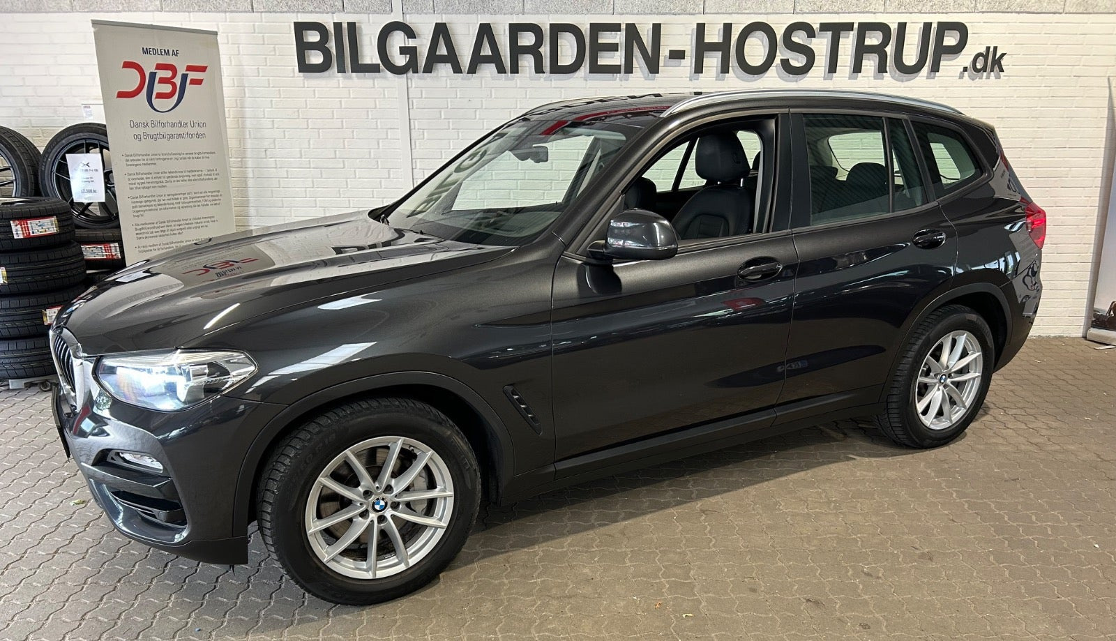 Grå BMW X3 fra 2018