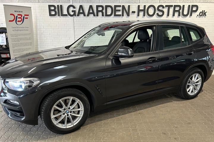Grå BMW X3 fra 2018