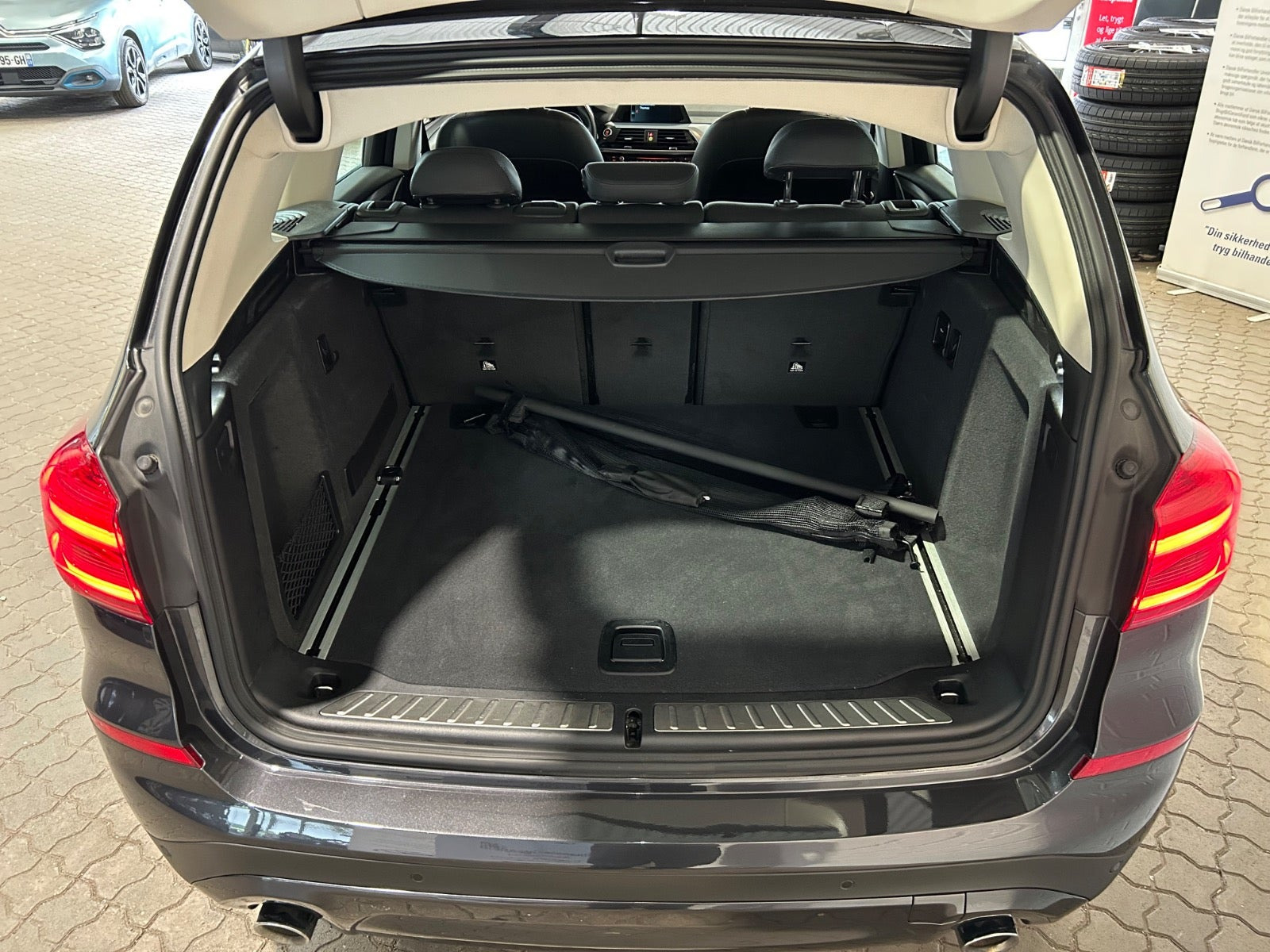 Grå BMW X3 fra 2018