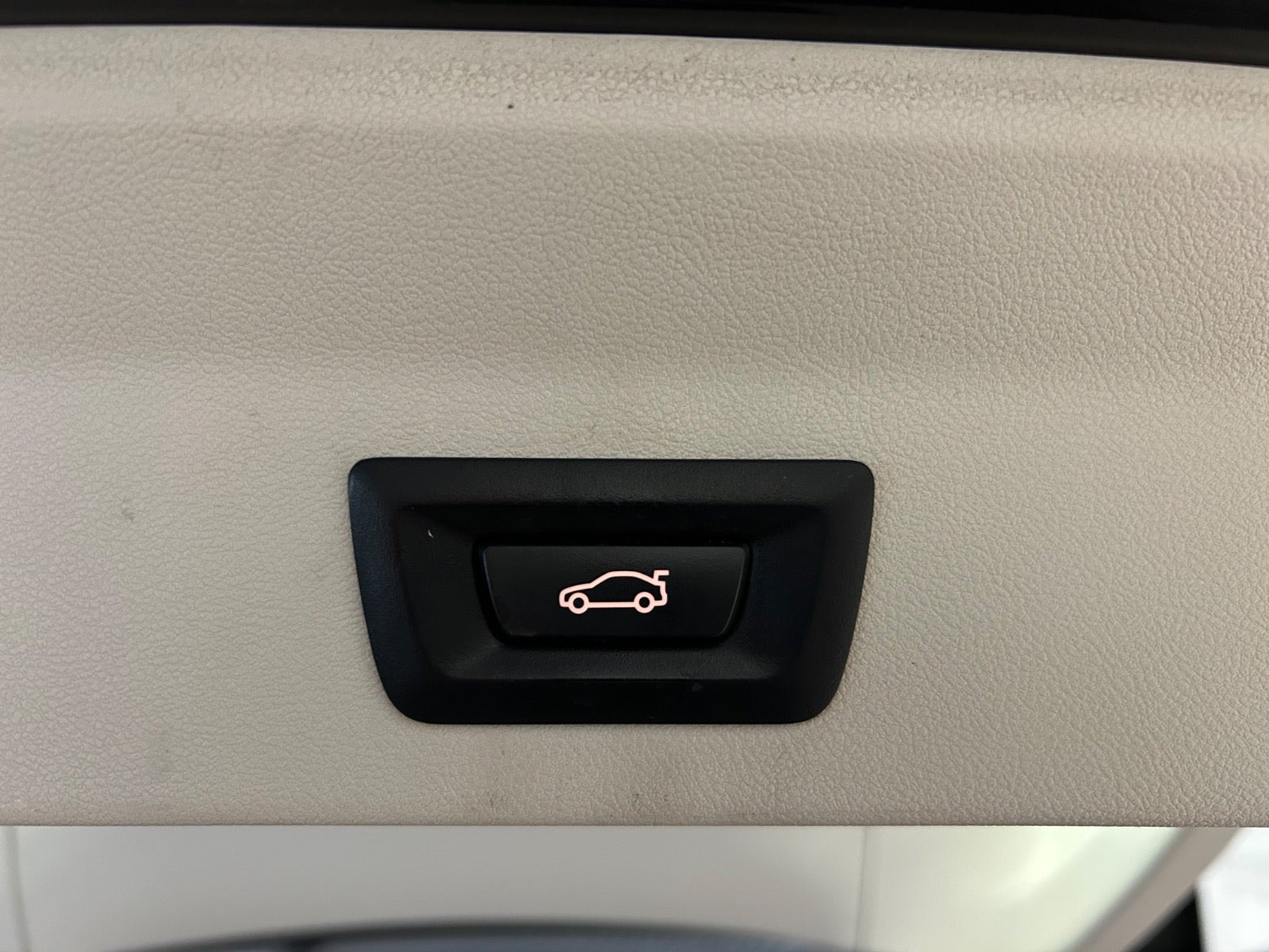 Grå BMW X3 fra 2018