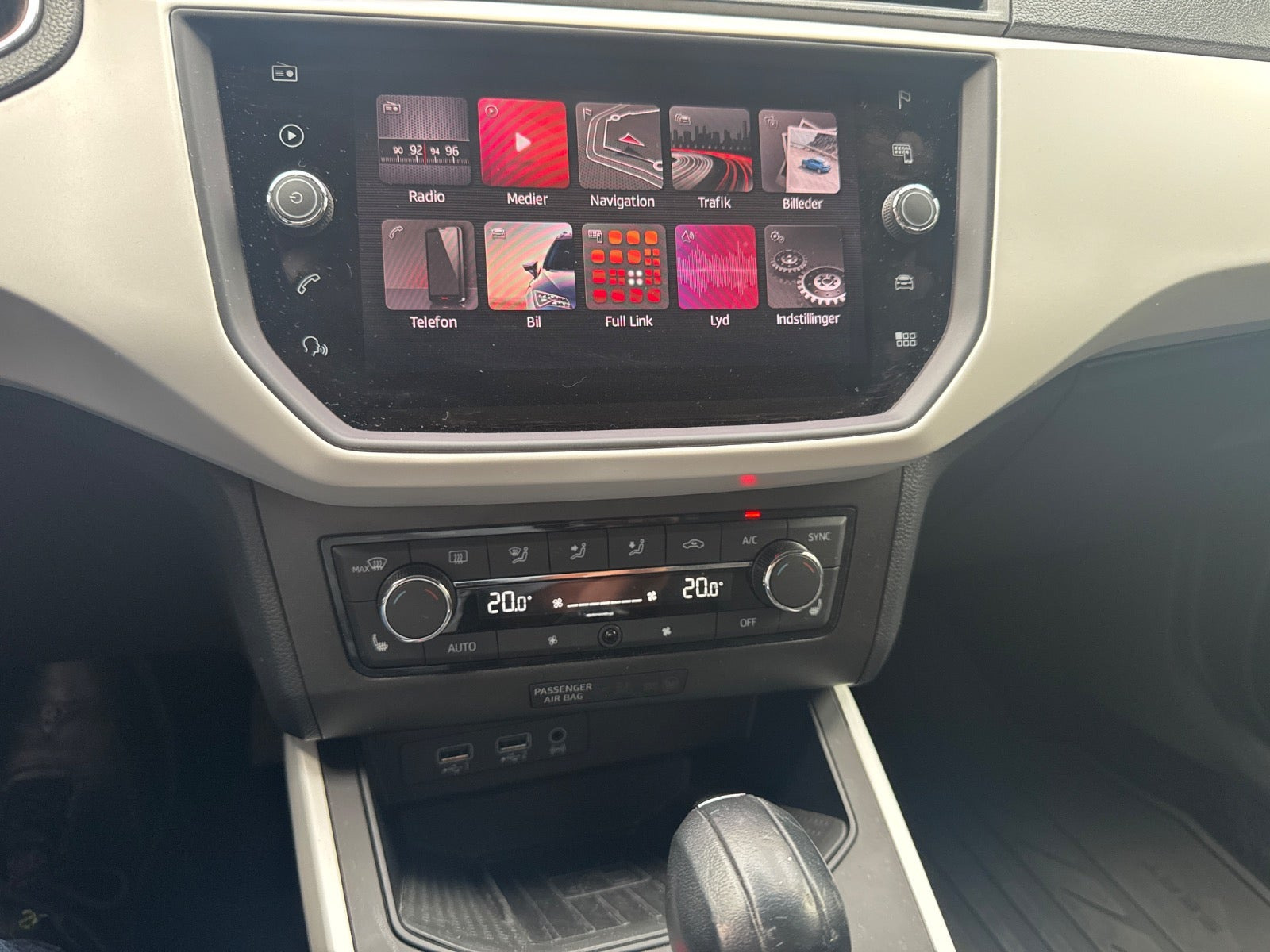 Hvid Seat Arona fra 2020