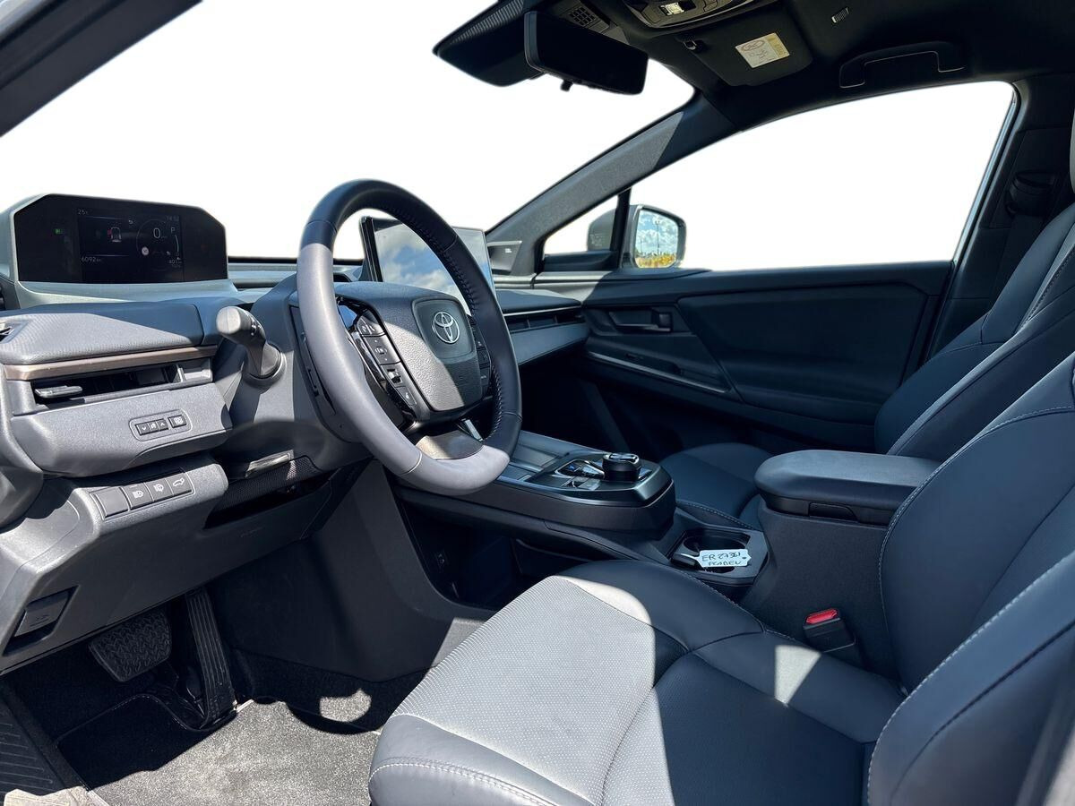 Hvid Toyota BZ4X fra 2026