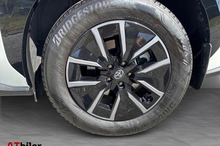 Hvid Toyota BZ4X fra 2026