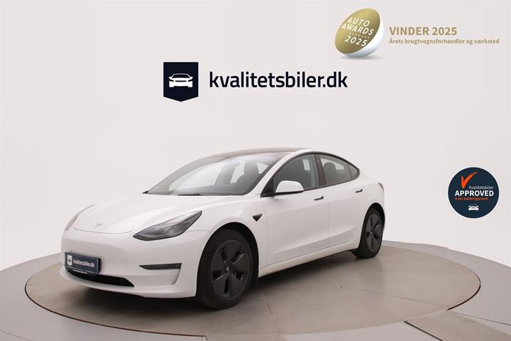 Hvid Tesla Model 3 fra 2023
