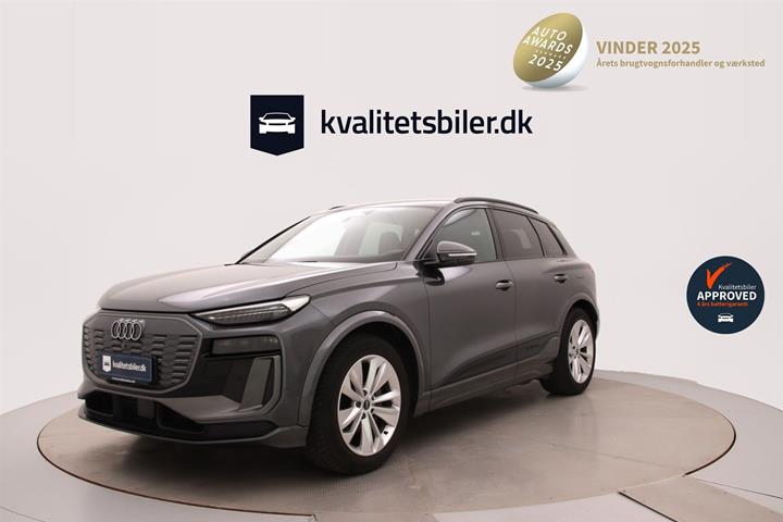 Grå Audi Q6 fra 2024