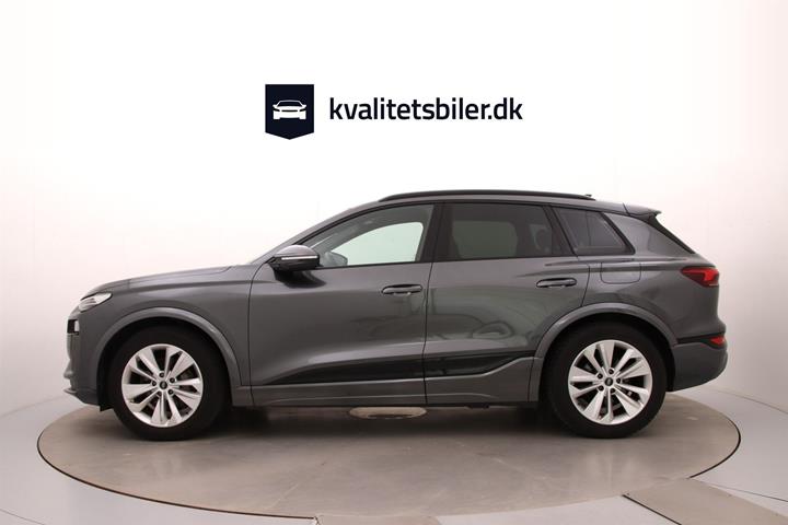 Grå Audi Q6 fra 2024